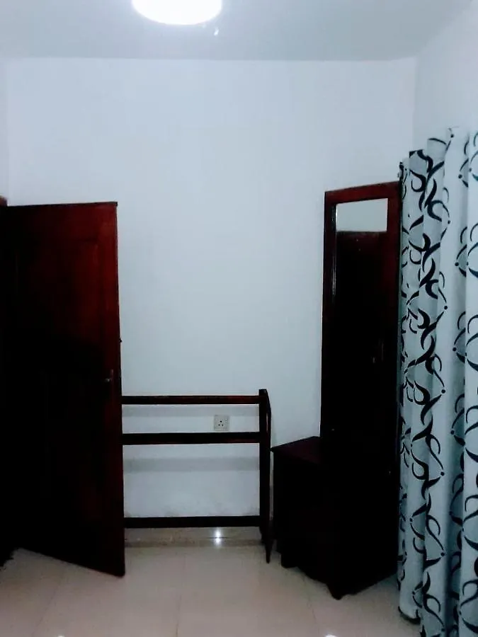 Black And White Kandy Guest House 02 Deiyannewela Sri Lanka